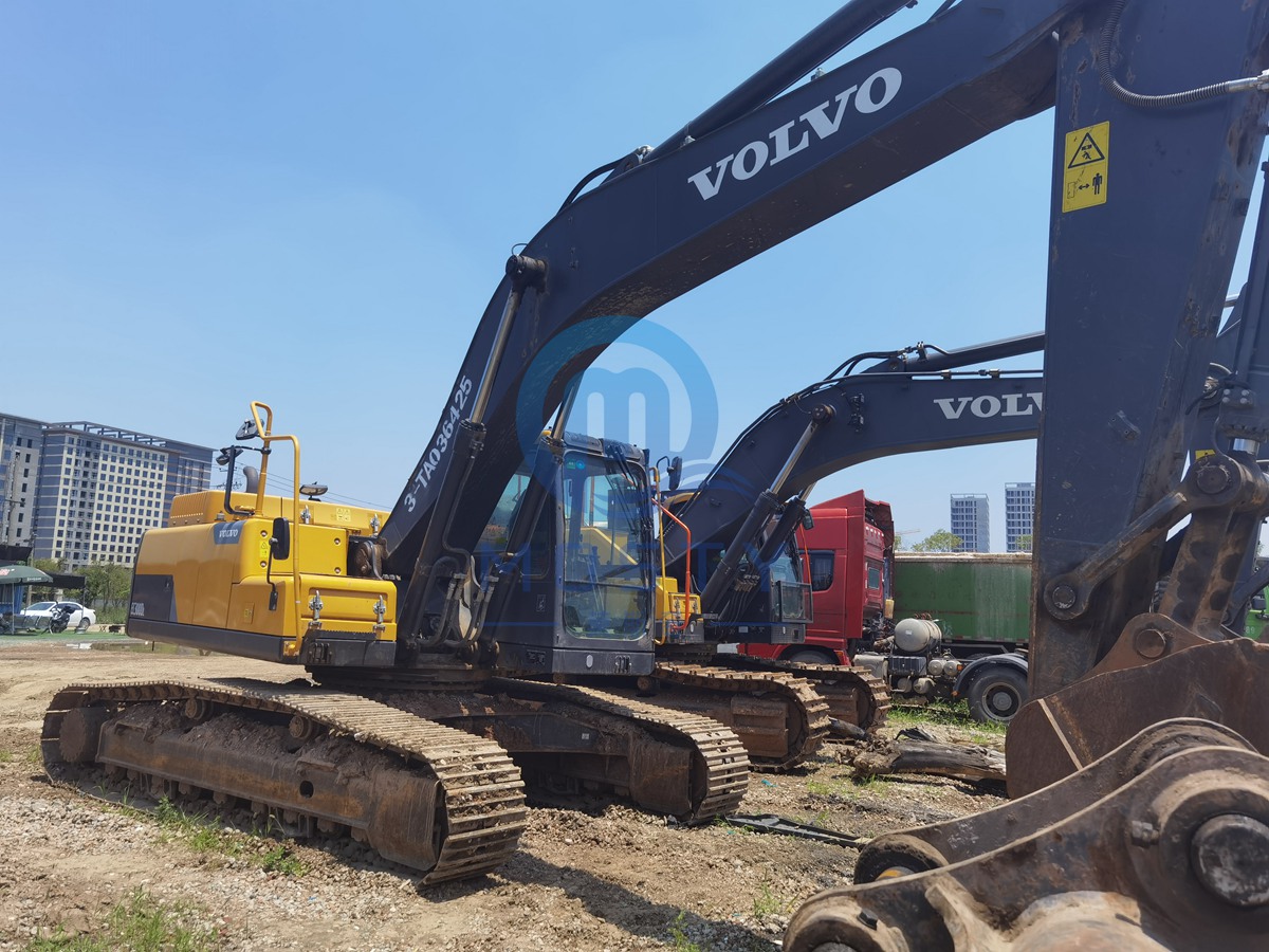 Volvo EC300DL Used E