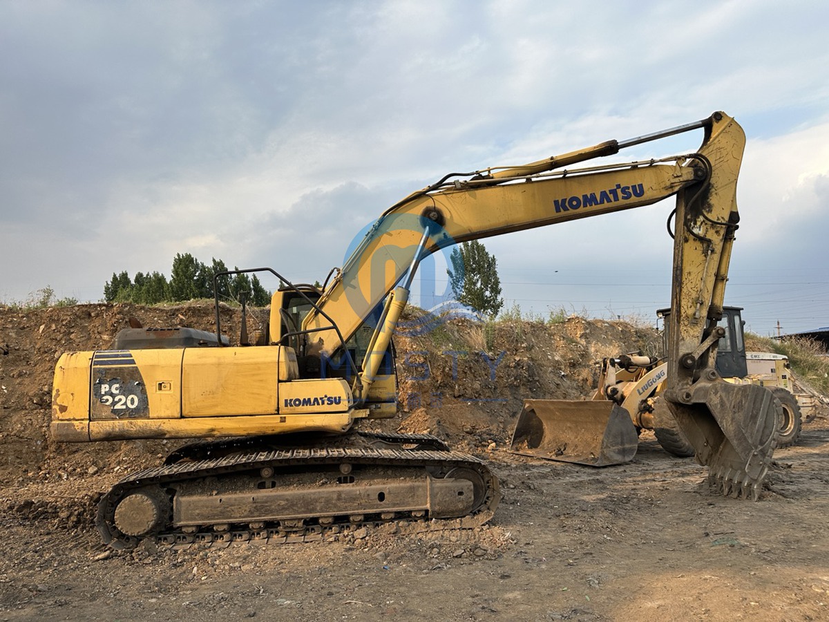 Komatsu PC220 Used E