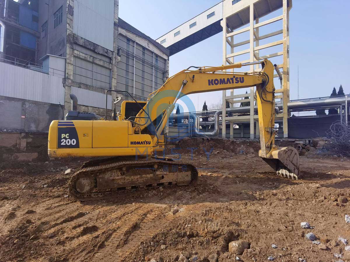 Komatsu PC200 Used E